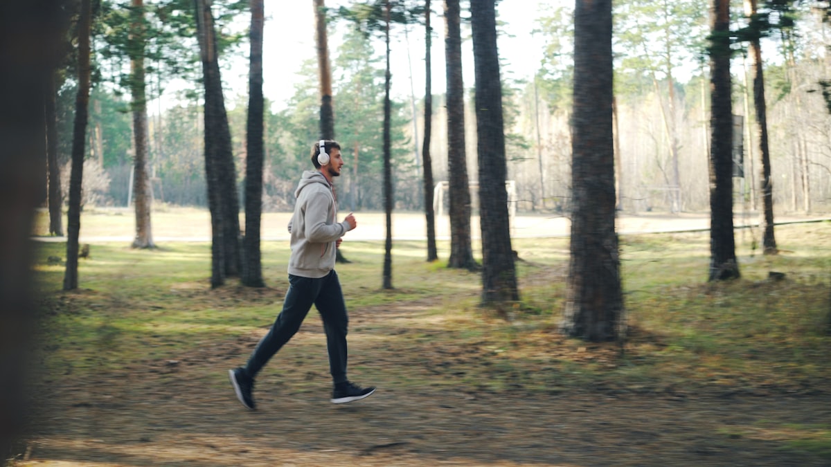 Homme en bonne santé pratiquant l'exercice physique